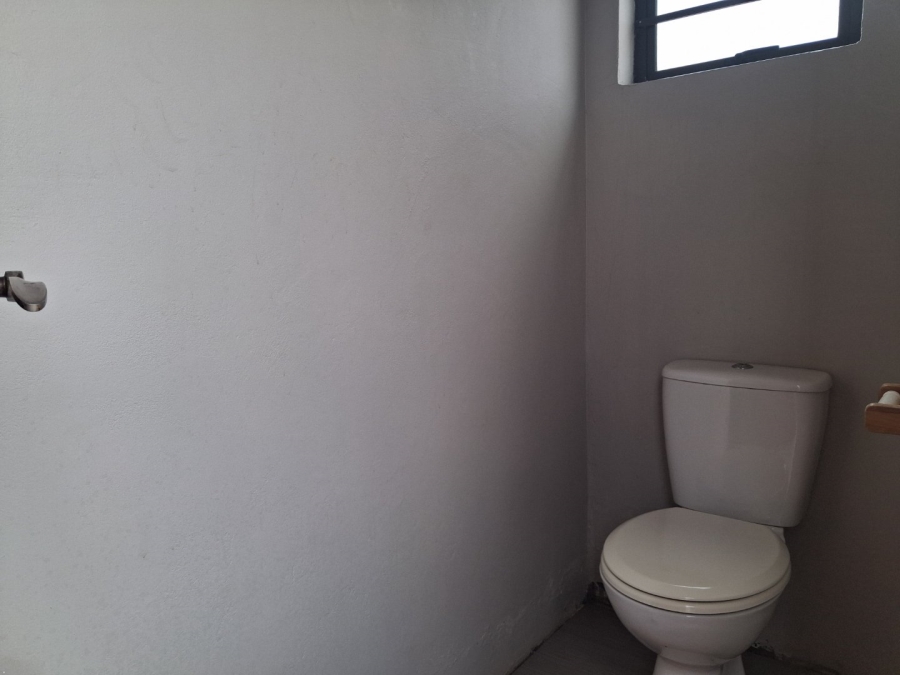 To Let 3 Bedroom Property for Rent in Hillside Free State